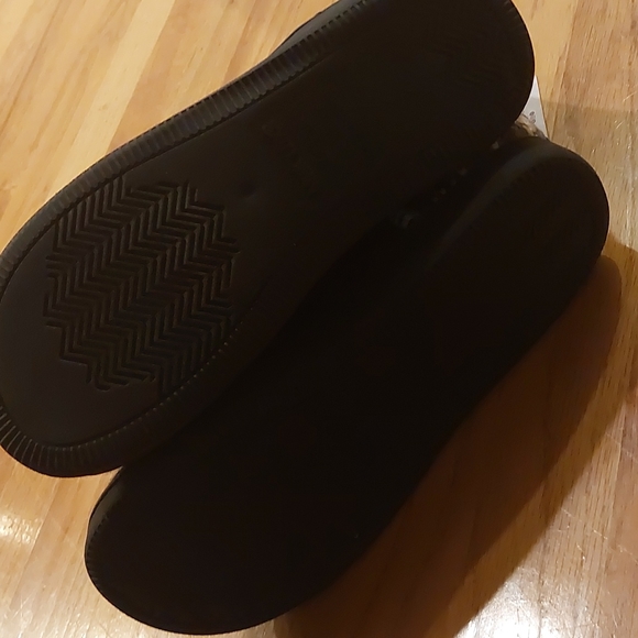 Muk Luks Slipper Booties - Picture 8 of 13